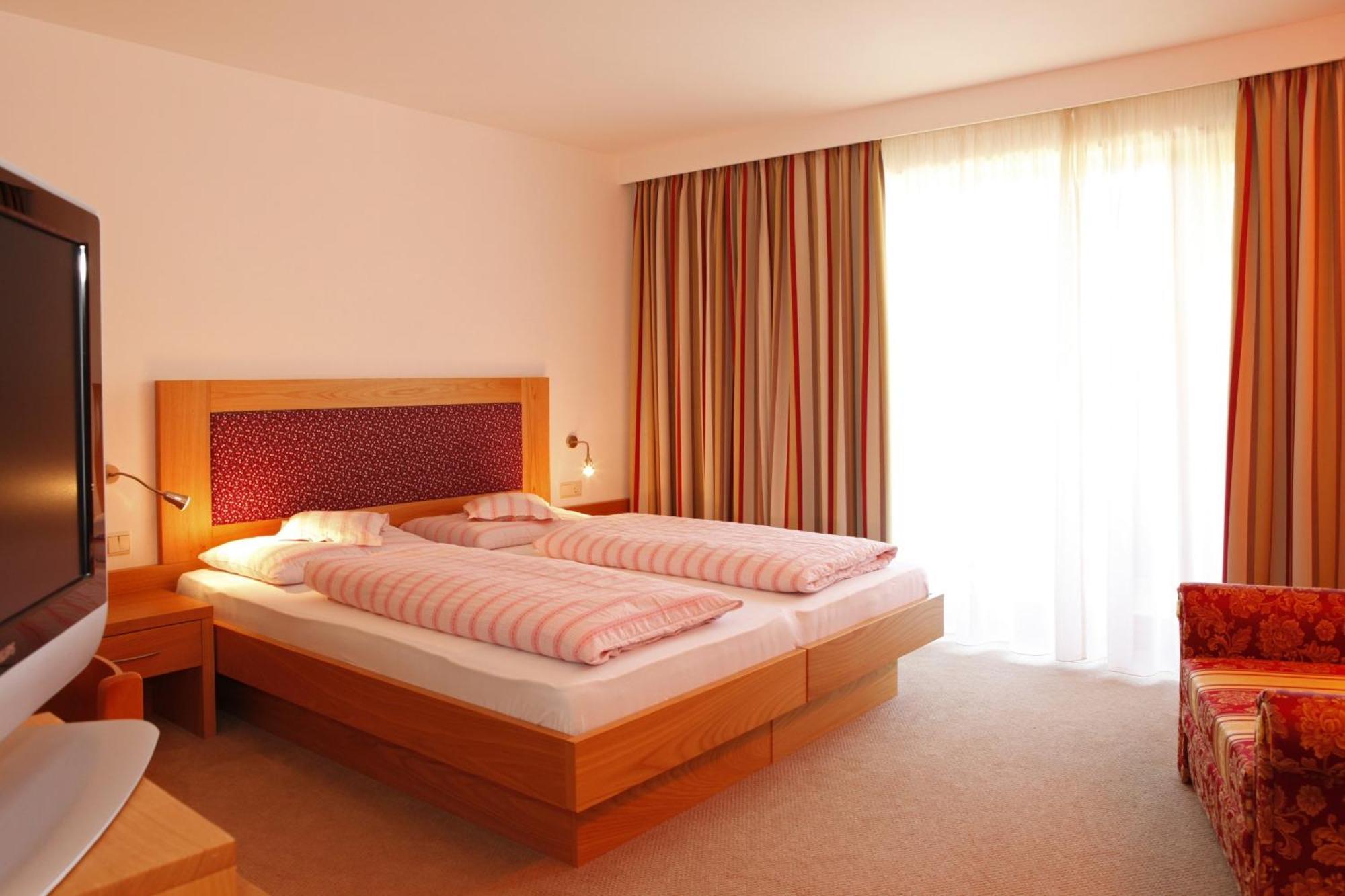 Hotel Stefaner Tires Bagian luar foto